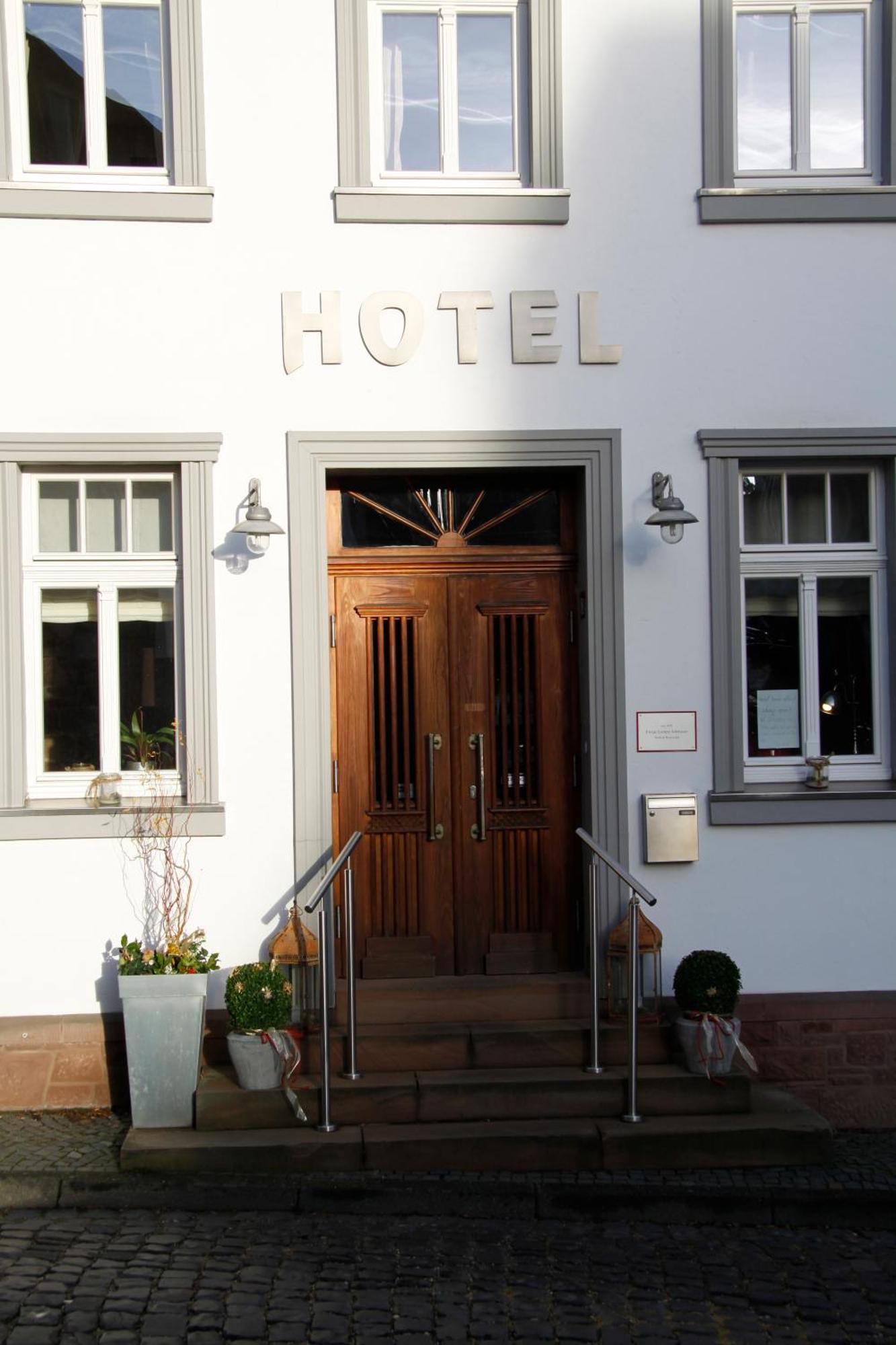 Zur Ewigen Lampe Romantisches Landhotel & Restaurant Nideggen Exterior photo